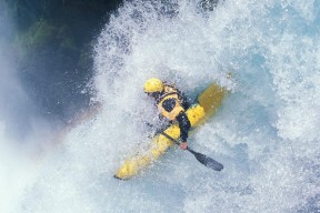 乐鱼官方-中超比赛中出现戏剧性红牌引发争议，中超比赛中出现戏剧性红牌引发争议怎么办