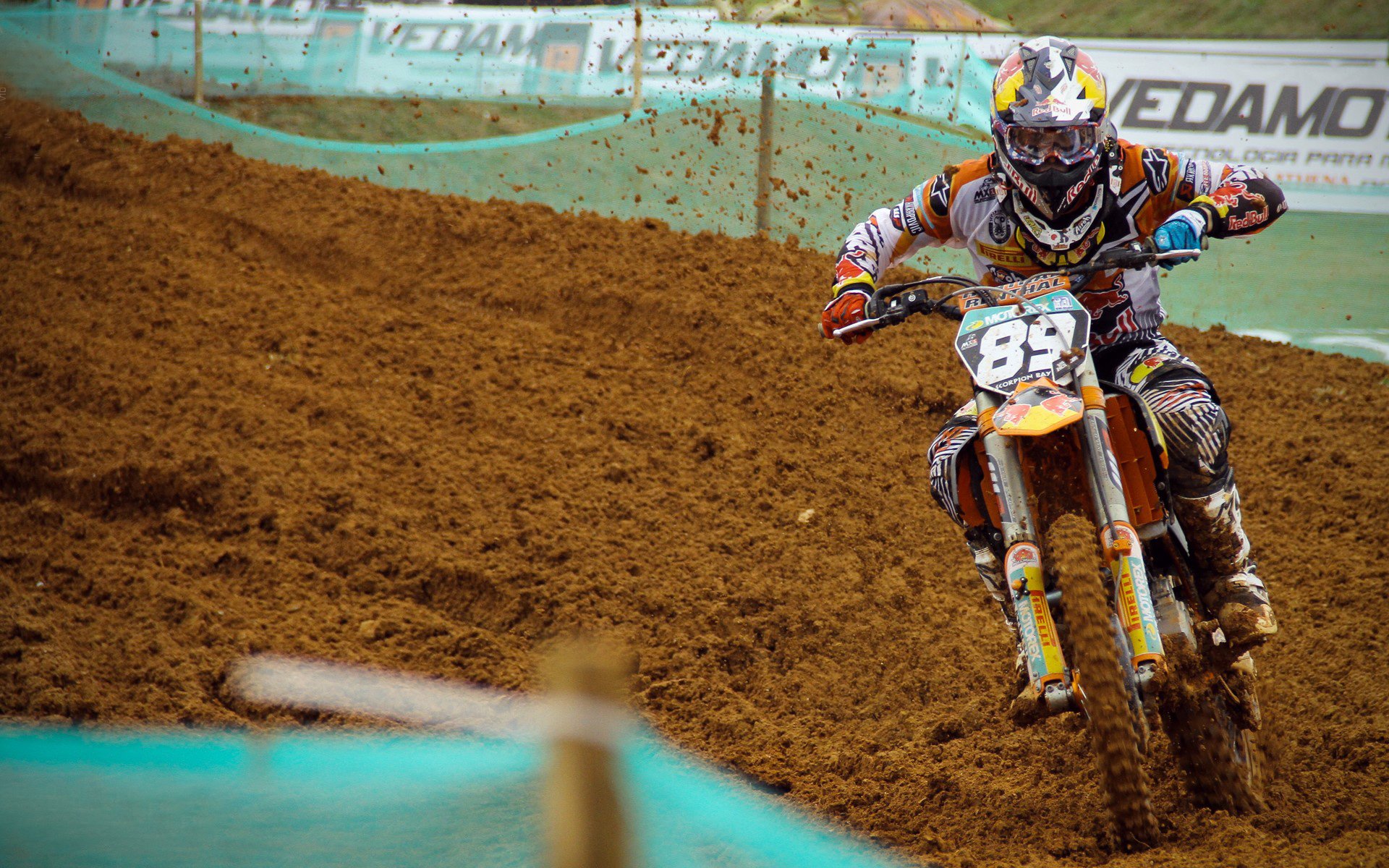 欧洲杯期间的媒体中心报道近况频繁更新，欧洲杯新闻报道